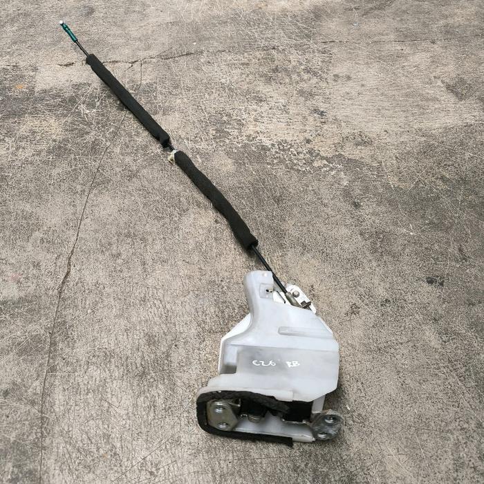 Doorlock door lock plus seling pintu geser psd sliding door belakang kanan / kiri Nissan Serena C26 