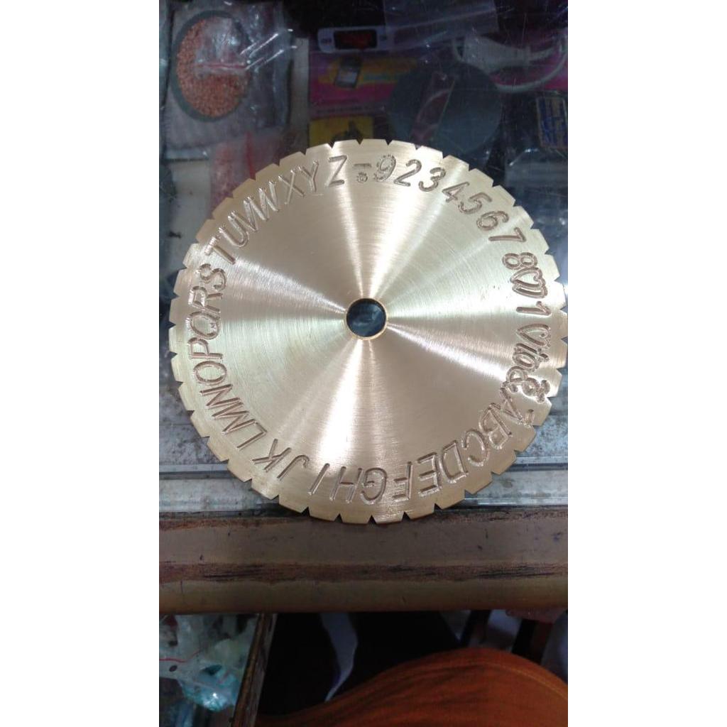 Plat Kuningan Huruf Dan Angka Mesin Grafir Cincin
