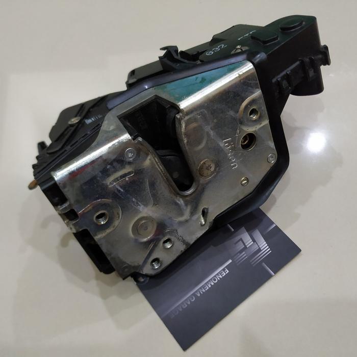 Original Bmw E46 Pre Facelift Door Lock Depan Kanan