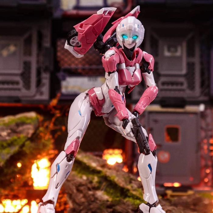 Flame Toys Furai Model Arcee Transformers Plamo