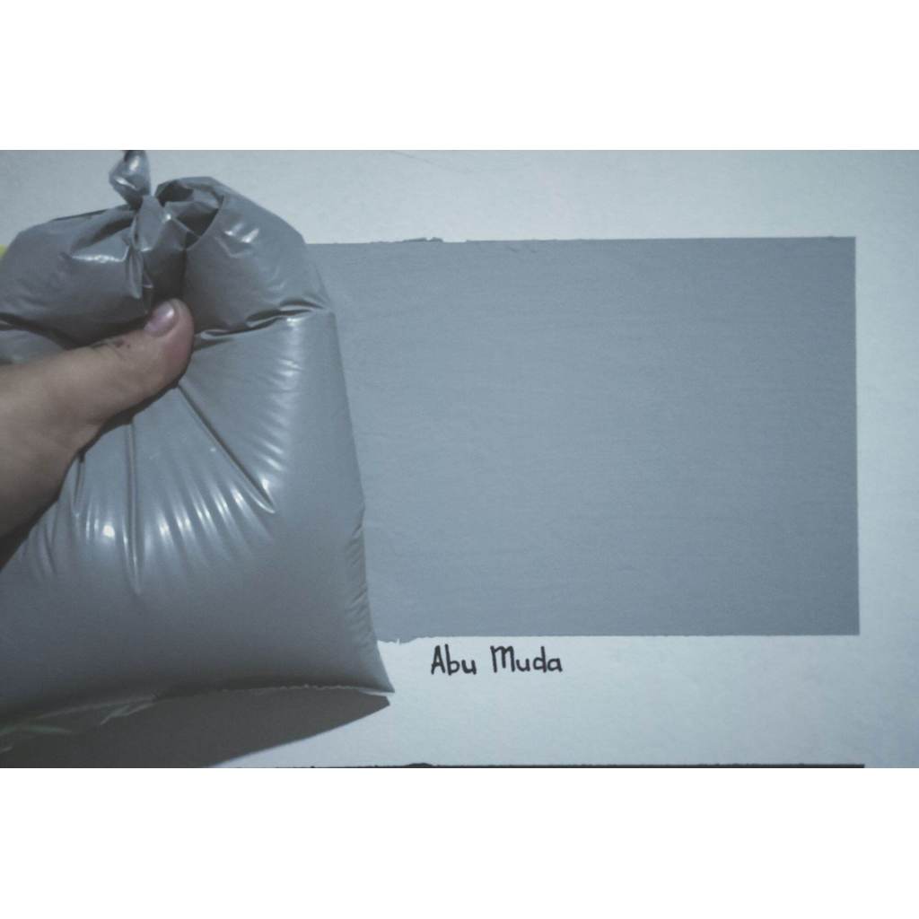 cat kiloan berkualitas warna abu muda tidak luntur dan harum