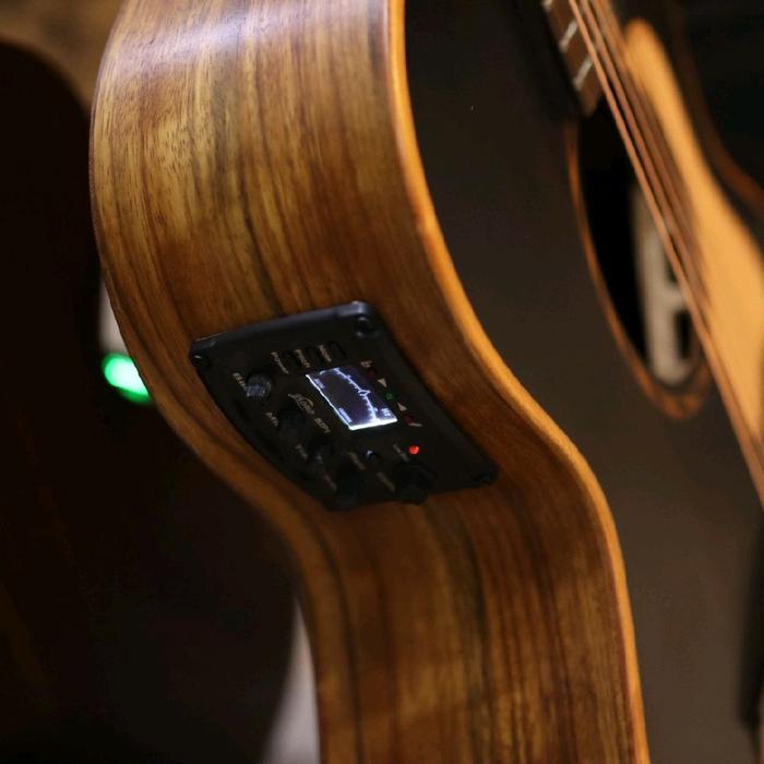 Gitar Bromo BAT8MEBK 3/4 jumbo Top Solid seting ceper dan custom laser paking kayu - preamp bawaan