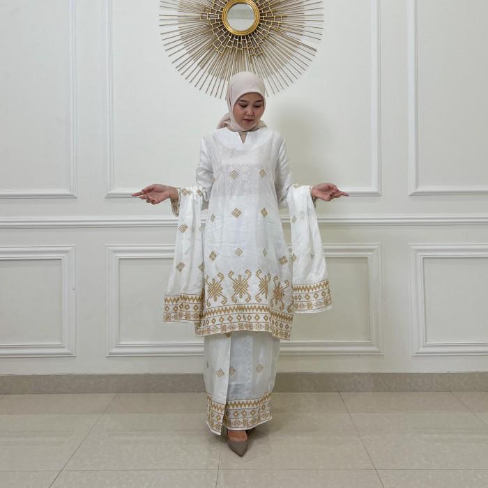Set Tunik dan Rok Span Batik Bordir Motif Kalimantan Warna Hitam Putih