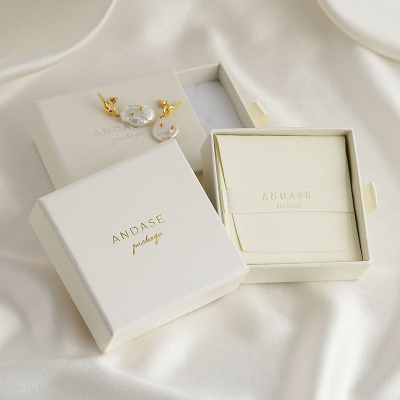 50pcs 9x9cm Paper box cream custom jewelry box personalized logo necklace earrings ring jewelry pack