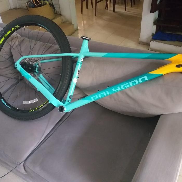 RAKITAN POLYGON XTRADA 7 UK 27.5/29 SIZE M/L 2021 NEW!
