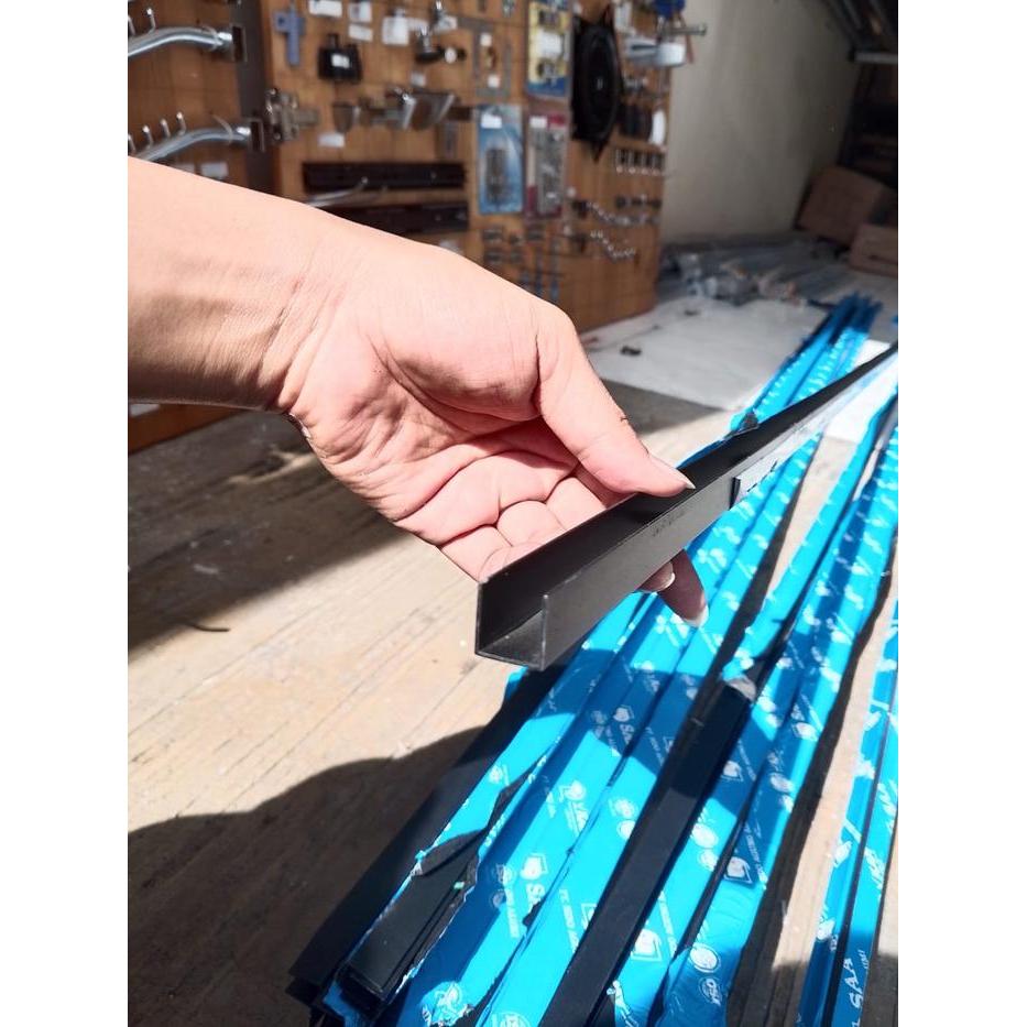 Lis U Aluminium 15,8x15,8MM Hitam Siap Kirim