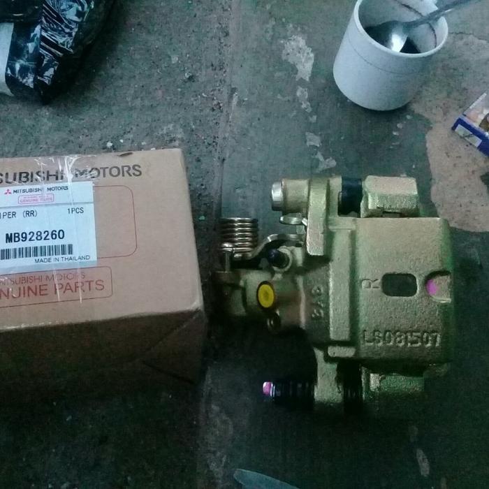 kaliper cakram belakang kiri lancer cb5 evo 3 GTI