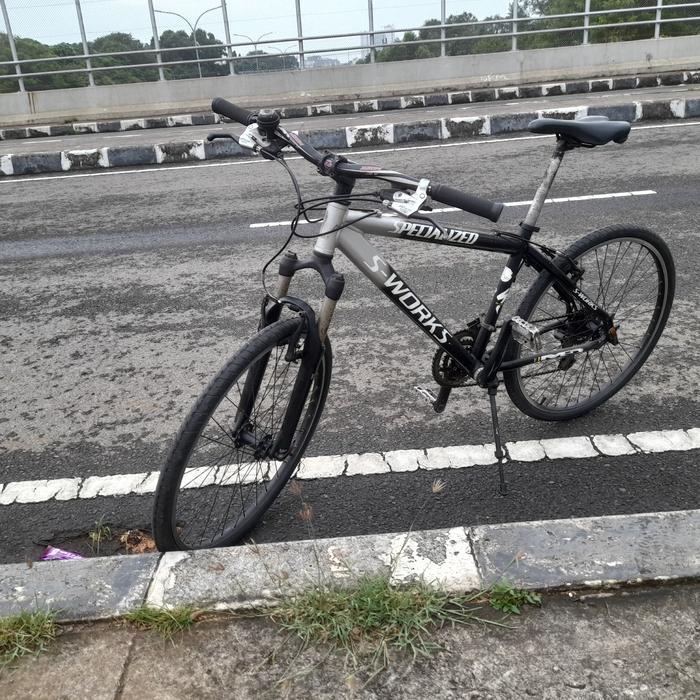 SPECIALIZED S WORKS S-WORKS (USA) Hybrid Bike. not orbea trek cruz giant scott patrol merrida