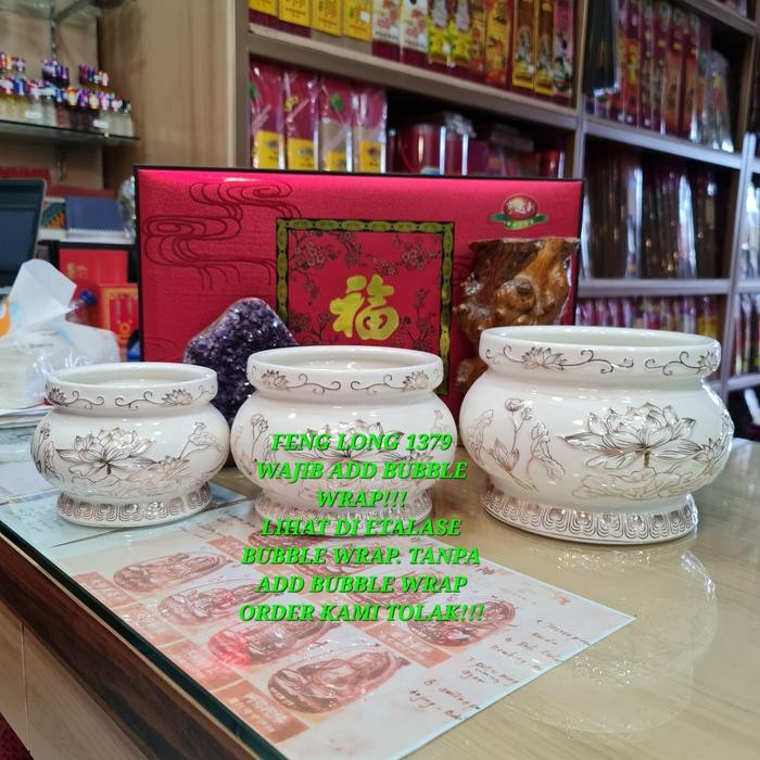 Hiolo Keramik Putih Teratai Mas premium