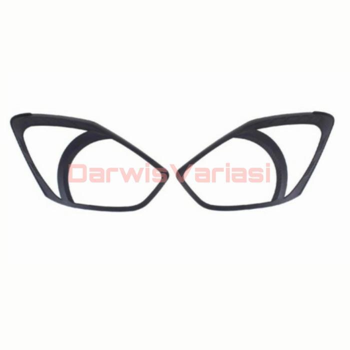 Agya 2013 - 2016 Garnish Depan Black Carbon