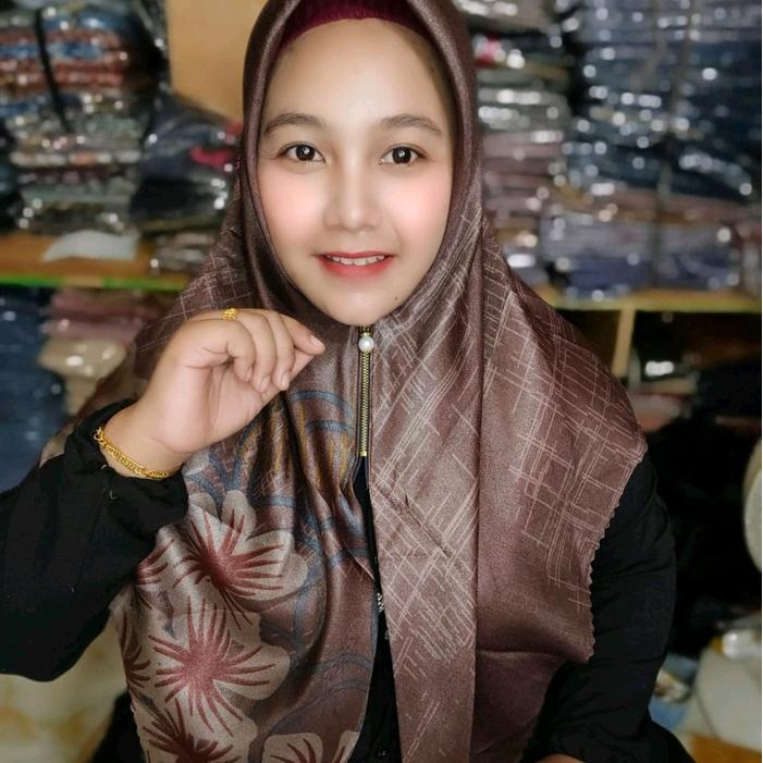 Marwa- Hijab Ziper Motif Luxury Glowing Hijab Motif