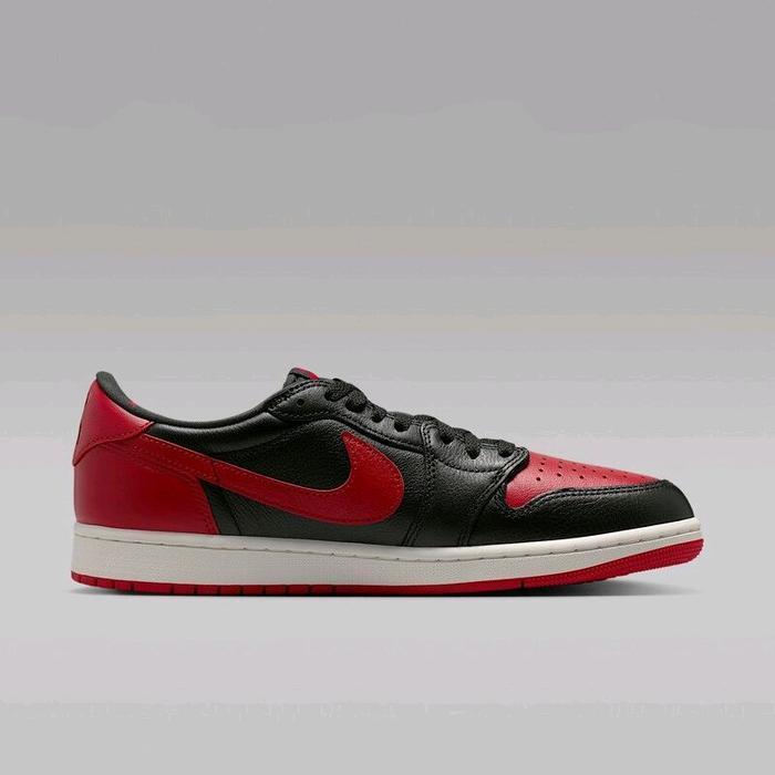 Sepatu Basket Pria Air Jordan 1 Retro Low OG Banned IW6276-001