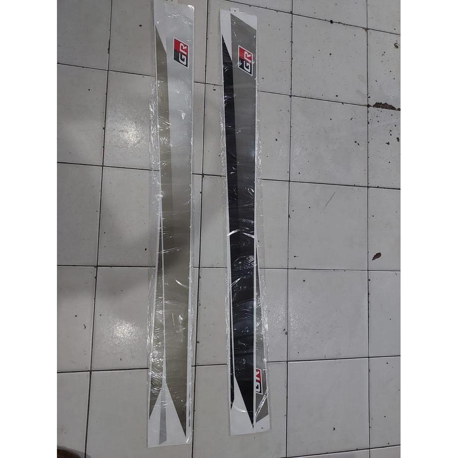 Stiker Samping Body Mobil Rush Gr