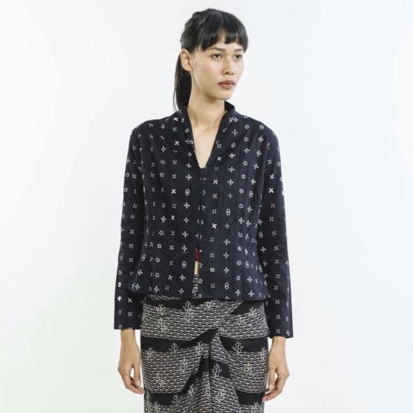 Kebaya Pendek Wiji Hitam Batik Cap Sejauh Mata Memandang Promo