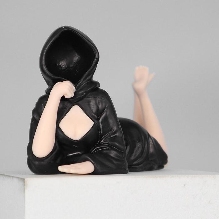 Mysterious Gothic Black Robe Queen Action Figure Pvc - Voyez Collection