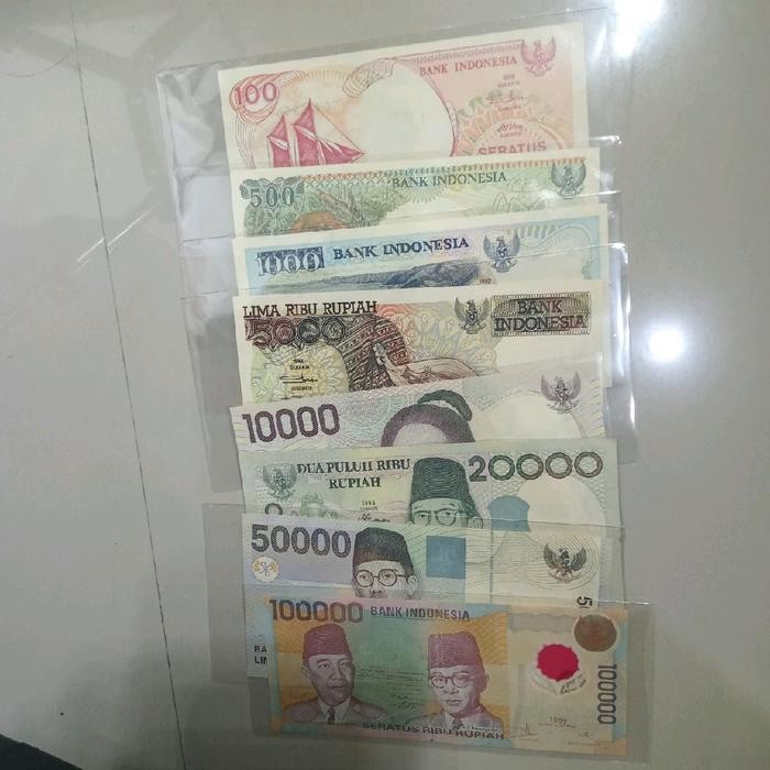

uang kuno tahun 1990 an isi 8 lembar