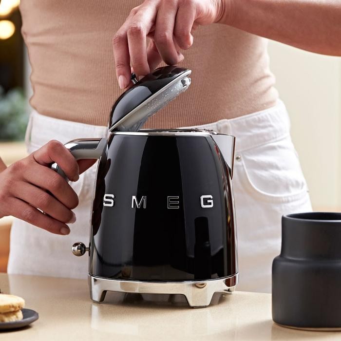 SMEG Mini Kettle KLF05 - Teko Listrik 800ml