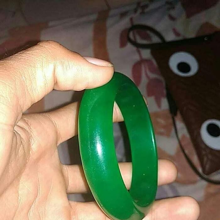 gelang batu giok hijau