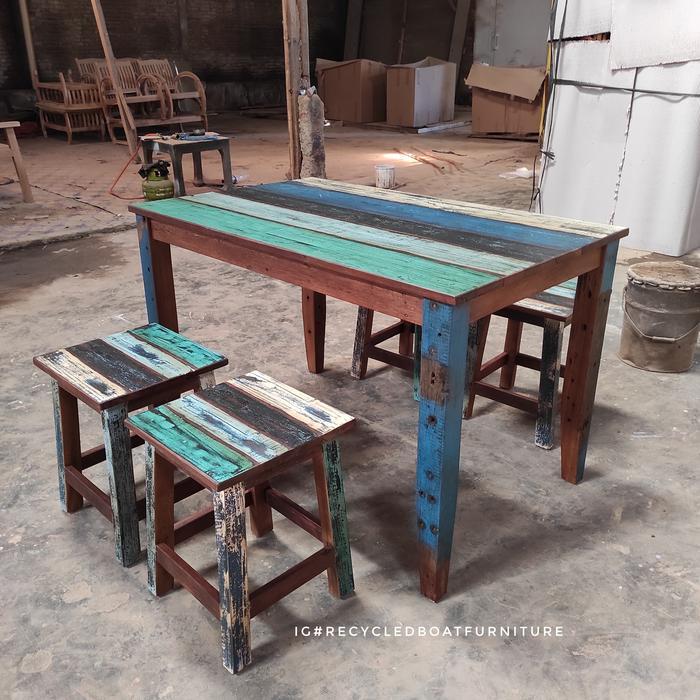 Set Meja Makan Cafe Resto Stool Vintage Kayu Bekas Kapal