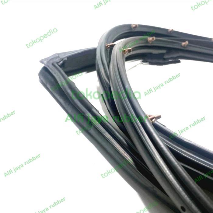 Karet Pintu Mobil Isuzu Panther Kotak