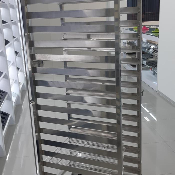 Trolly Cake Dan Bakery