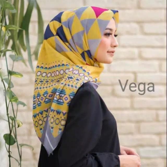(Good) HIJAB SEGI EMPAT VOAL MOTIF GARIS KUNING KERUDUNG JILBAB TERBARU