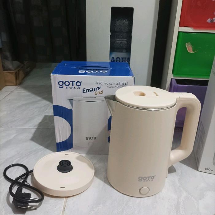 Goto Sola Ketel Listrik 1,5L Putih Kode 1157