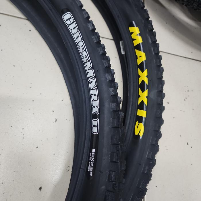Maxxis 26 X 225 Crossmark Ii Wired - Ban Luar 26 X 2.25 Crossmark 2 Wire Ringan Satuan