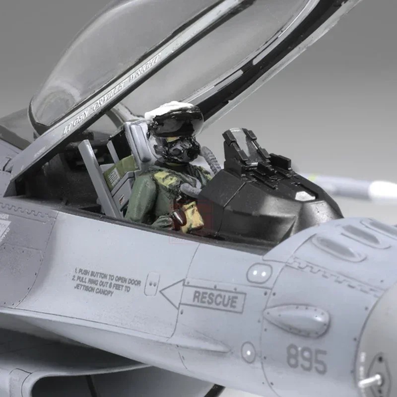 1/48 TAMIYA model 61098 US F-16CJ Fighter assembly Scale diy toys Model Kit