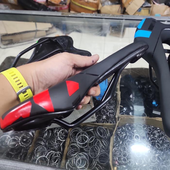 Sadel Gel Tipis Bolong Slk Roadbike Mtb Fixie Bmx