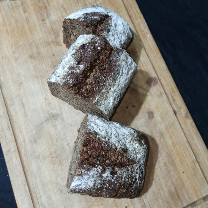 Official Black Rye Bread / Rye Bread / Roti Gandum Original