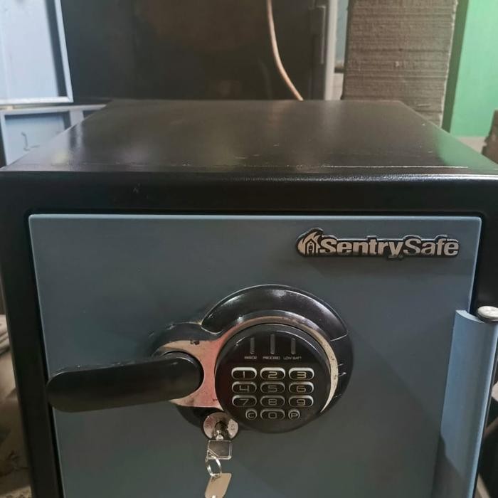 Brankas Sentry Digital 40Cm Promo 