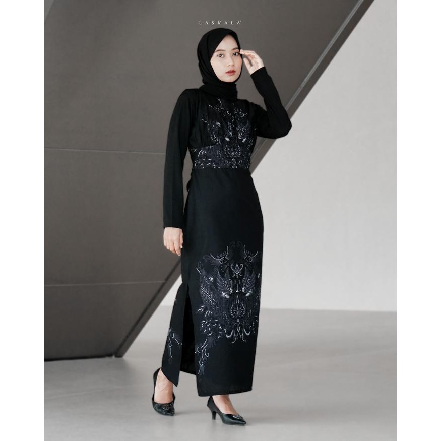 Laskala Woman - Mahama Dress Slit Batik Hitam Panjang