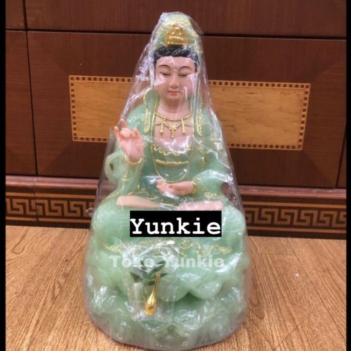Patung Dewi Kwan Im Bahan Marmer Putih Baju Hijau