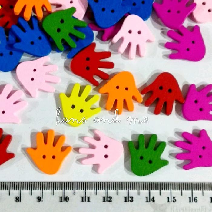 Kancing Kayu Hi Five