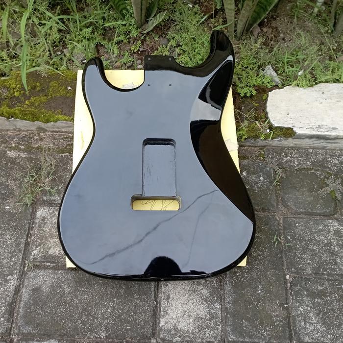 Body Gitar Squier Fender Stratocaster Black - IM