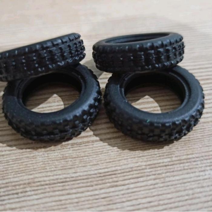 WL Toys K989 On Road Tyres / Ban On Road K989