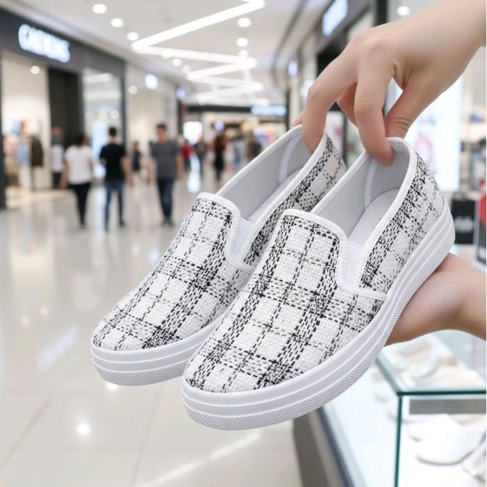 Donatello Store Shoes - Sepatu Slip-On Wanita Terbaru/Sepatu Wanita Keren/ Casual New Shoes/Sepatu