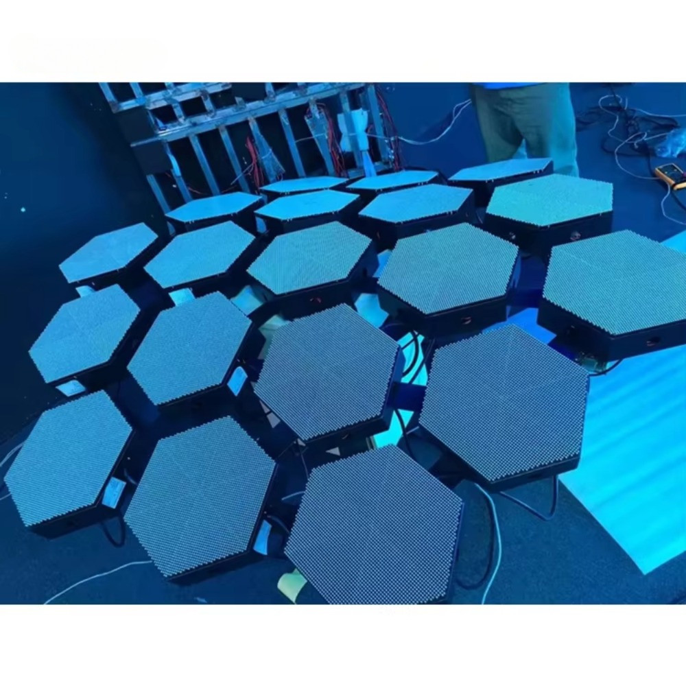 Terbaru Stage backdrop led panel hexagonal video wall led screen iling hanging wall mounted LED hexa