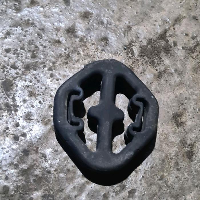 Gantungan karet knalpot tengah bmw e36