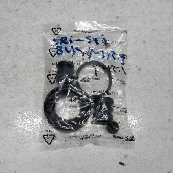 Seal Kaliper Rem Belakang (1 Roda) Peugeot 405 Sri / Sti Merk Peugeot