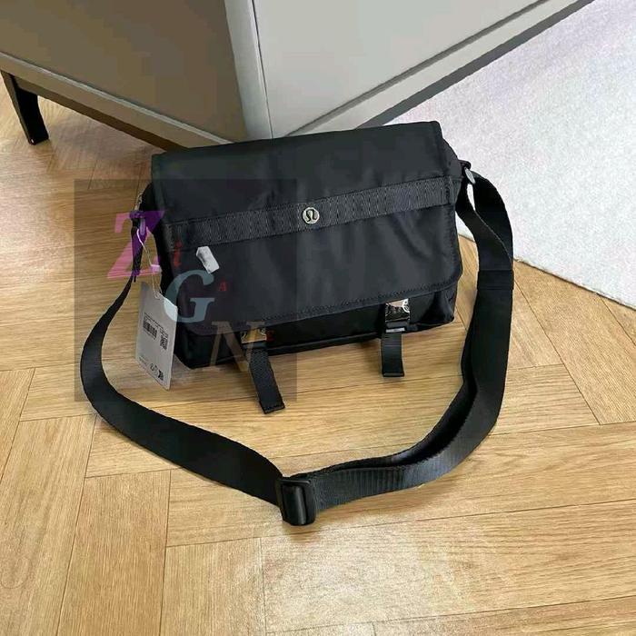 Tas Selempang Lululemon Wonderlust Messenger Bag 6.5L Pria Co