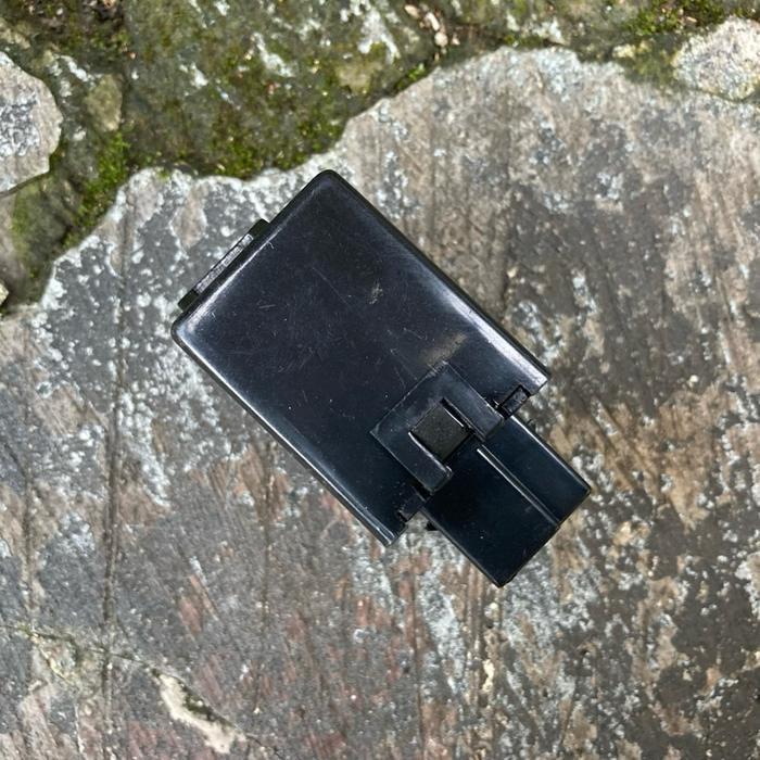 Flasher Assy Turn Signal Lampu Sen Sein 12V 3 Pin Toyota Land Cruiser Bundera Hardtop Bj60 Bj70 Bj73