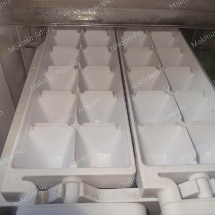 Cetakan Es Ice Twist Maker Assy Kulkas Sharp 2 Pintu Original