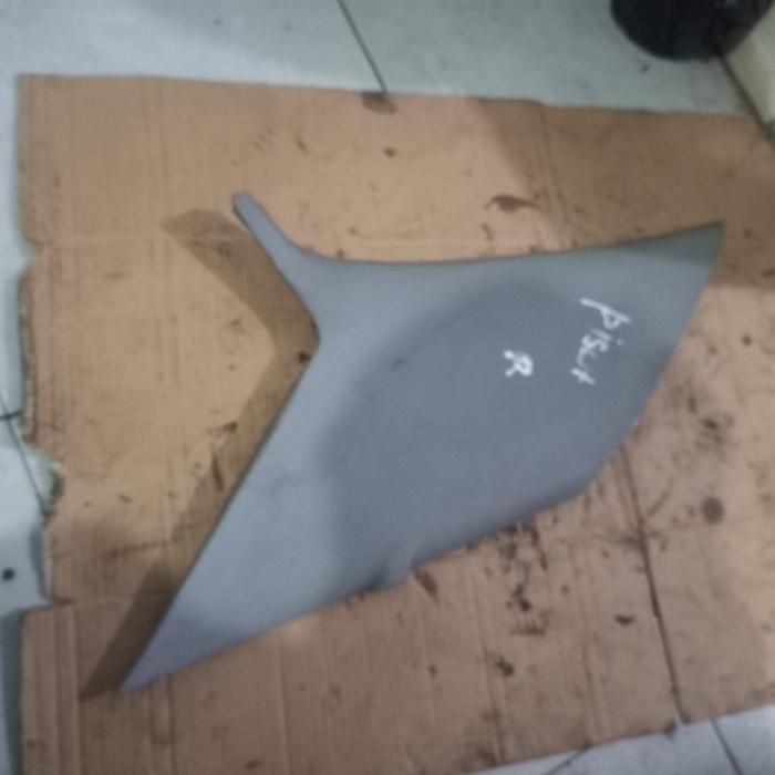 cover tutup pilar C pilar kaca belakang bagian dalam kanan Peugeot 306
