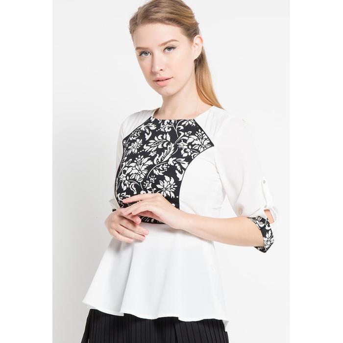 Fame 9221447 Blouse Peplum Wanita Lengan 7/8 Motif Bunga Putih