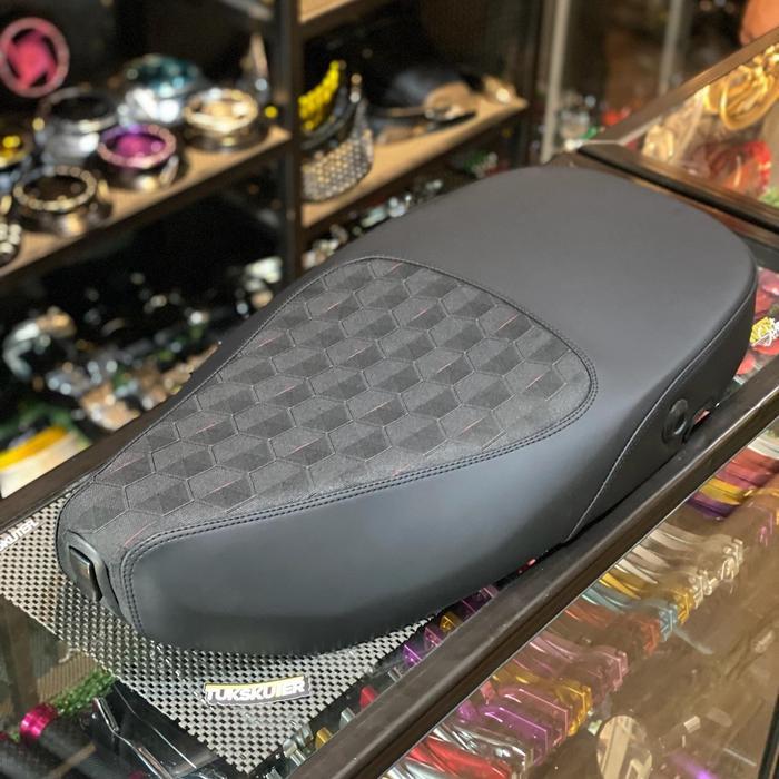 Jok Saddle Semi Single Seat Model Recaro Hexagonal Fabric Vespa S LX 2V 3V IGET Original