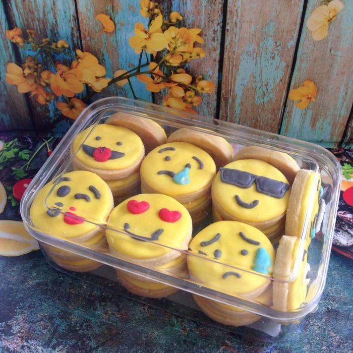 EMOJI ICING COOKIES KARAKTER