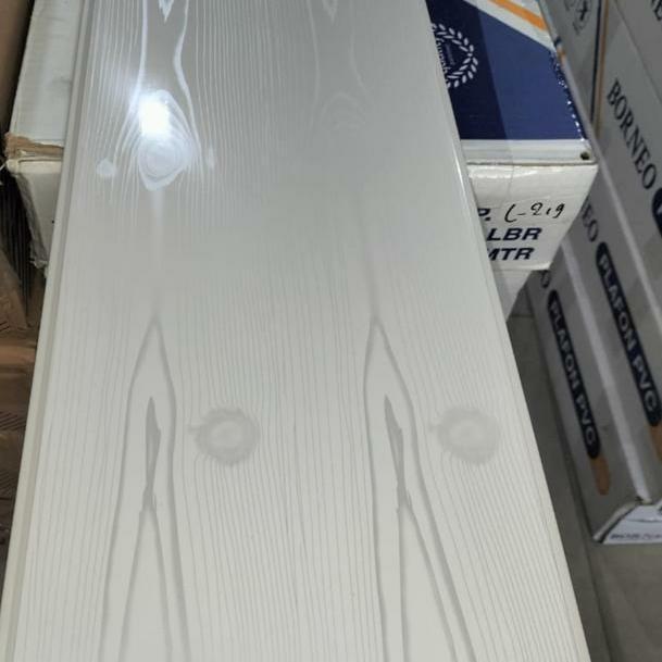 . BORNEO PLAFON PVC PAPAN PUTIH MOTIF SERAT KAYU BP21
