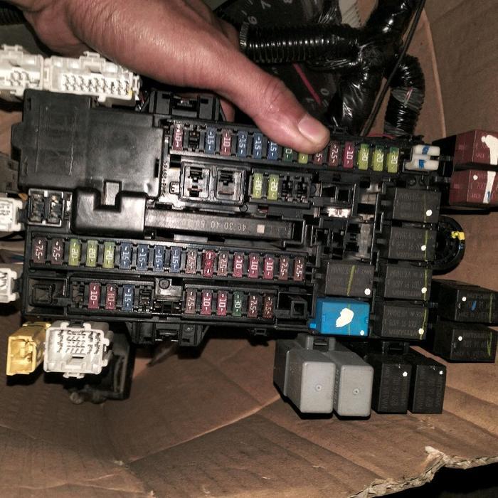 BCM /boksikring dalam Honda mobilio/Brio